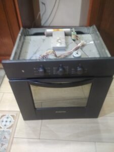 Выполнина замена вентилятора духовки.